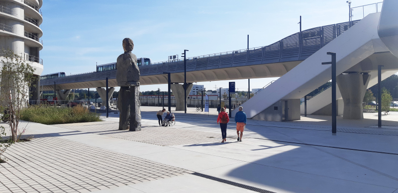 Illustration - la sculpture d'Ugo Rondinone, à l'ouverture du métro en septembre 2022